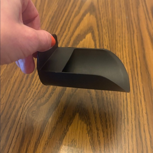 Lot of NEW Tupperware - Rocker Scoop, Mini Sifter Strainer, Egg Scoop and Funnel - Picture 2 of 7